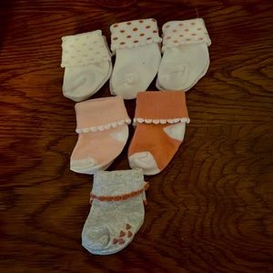 GENTLY USED SET OF 6 BABY GIRL SOCKS